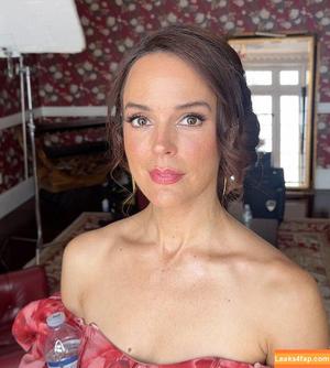 Erin Cahill photo #0056