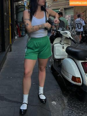 Erin Dougal photo #0128