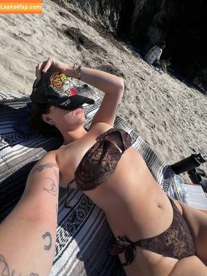 Erin Dougal photo #0132