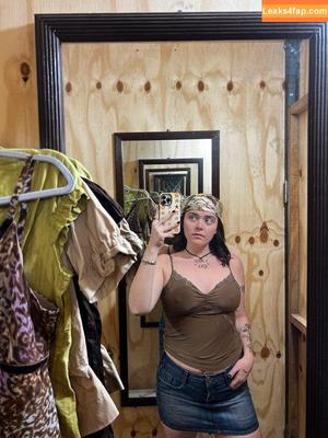 Erin Dougal photo #0171