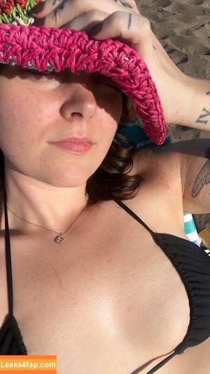 Erin Dougal photo #0182