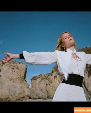 Erin Moriarty фото #0026