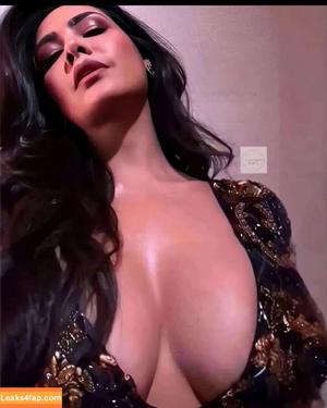 Esha Gupta фото #0084