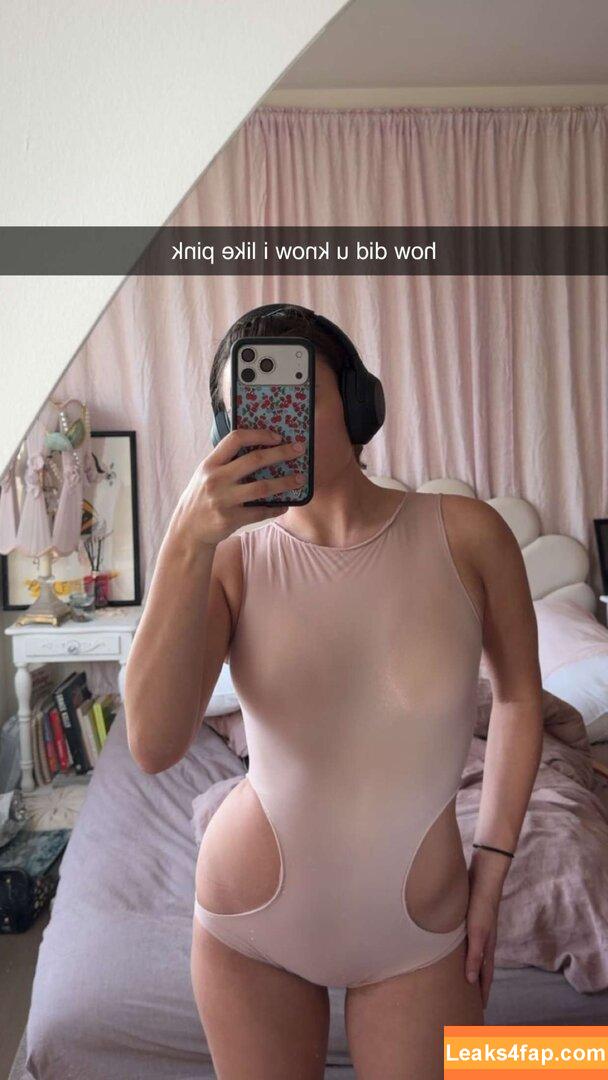 Ester Dobrik / esterrdobrik leaked photo photo #0280