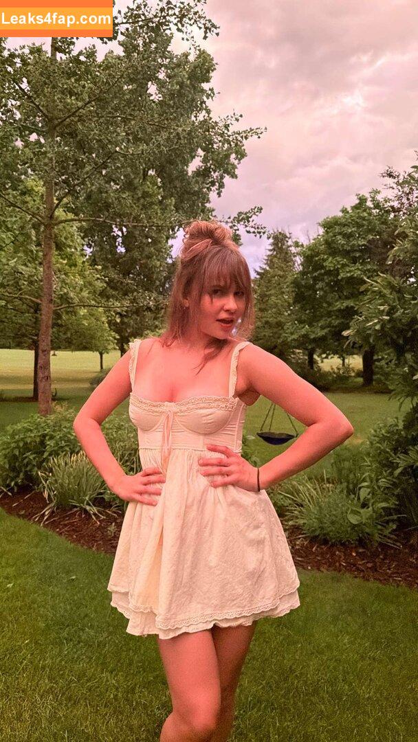 Ester Dobrik / esterrdobrik leaked photo photo #0295