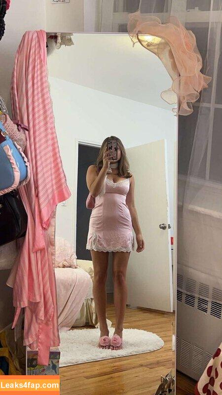 Ester Dobrik / esterrdobrik leaked photo photo #0326