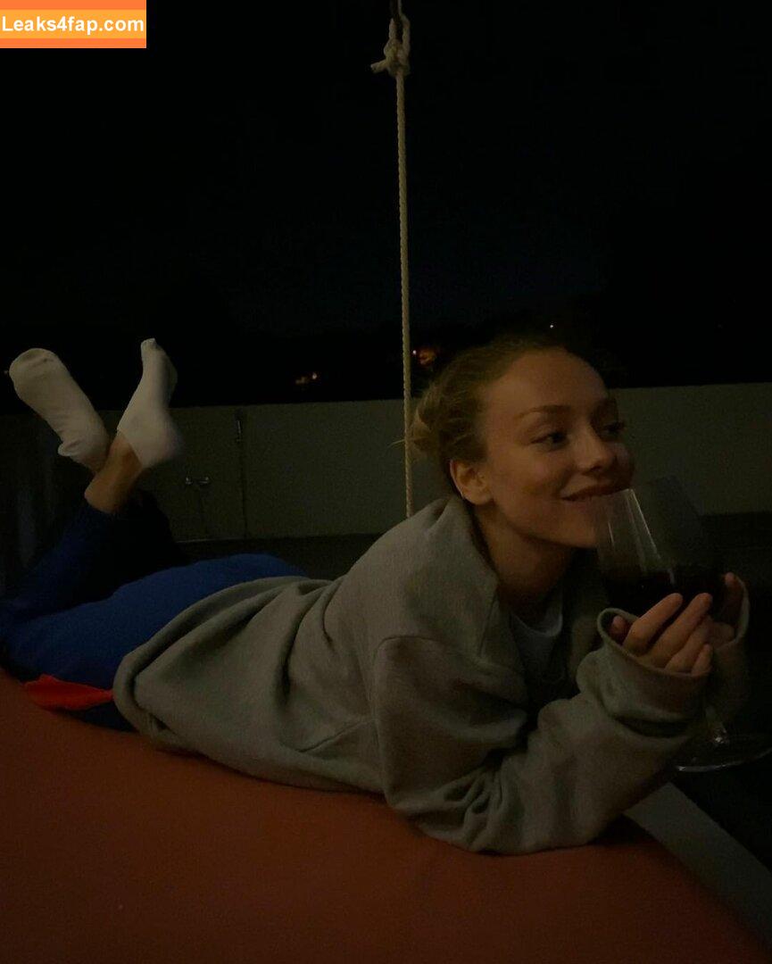 Ester Exposito / ester_exposito leaked photo photo #0051