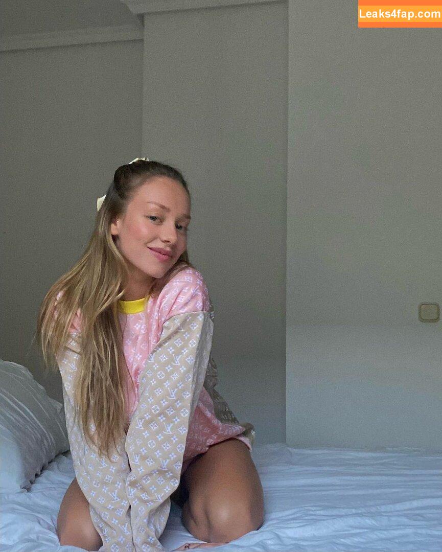 Ester Exposito / ester_exposito leaked photo photo #0070
