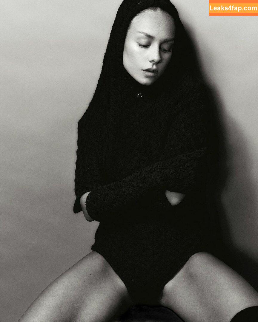 Ester Exposito / ester_exposito leaked photo photo #0079