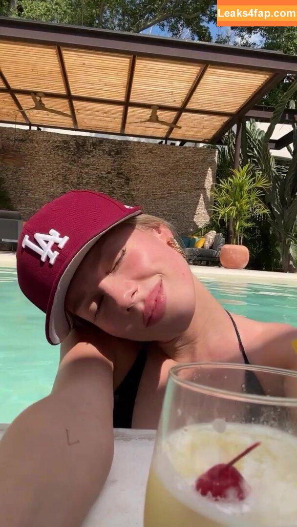 Ester Exposito / ester_exposito leaked photo photo #0097