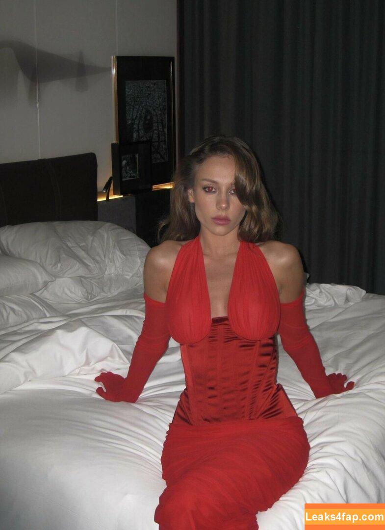 Ester Exposito / ester_exposito leaked photo photo #0185