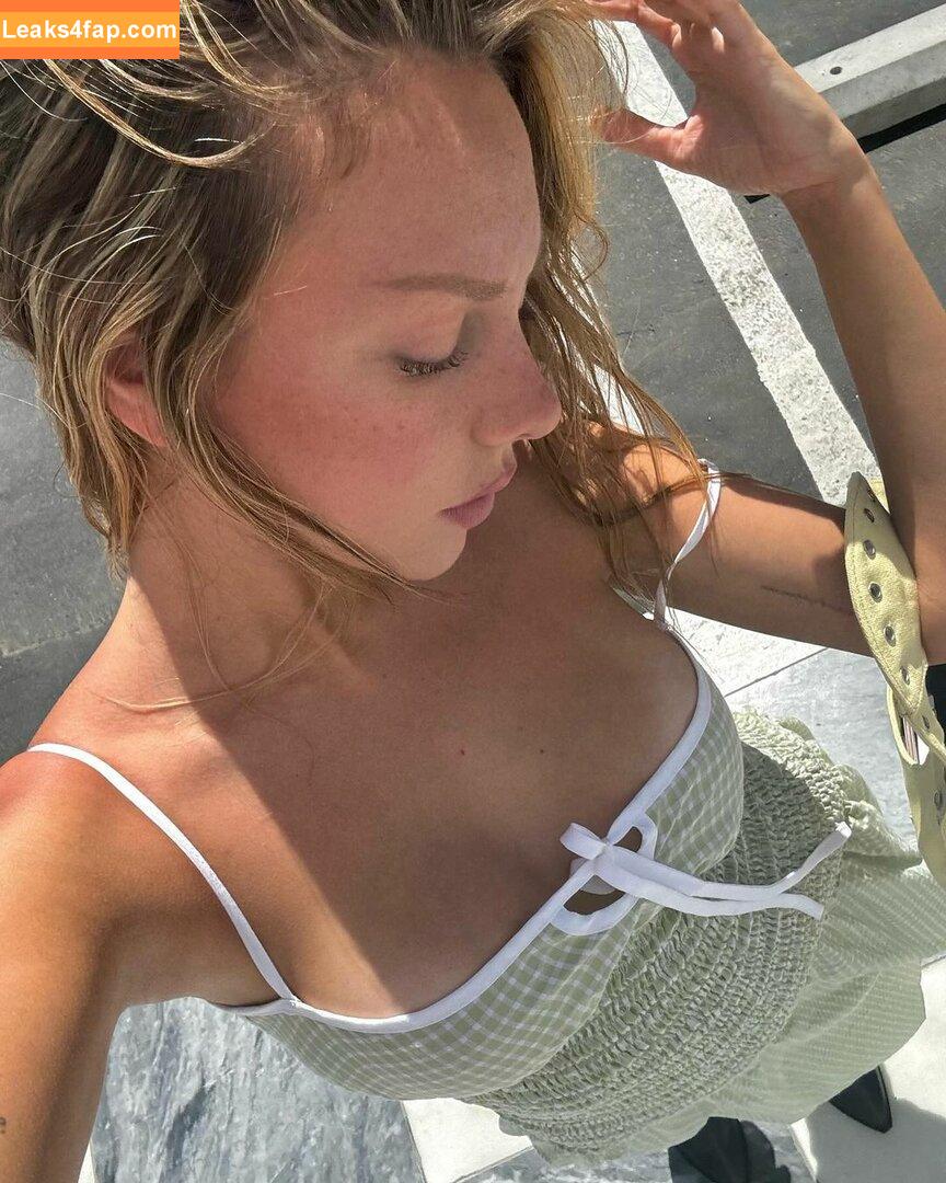 Ester Exposito / ester_exposito leaked photo photo #0302