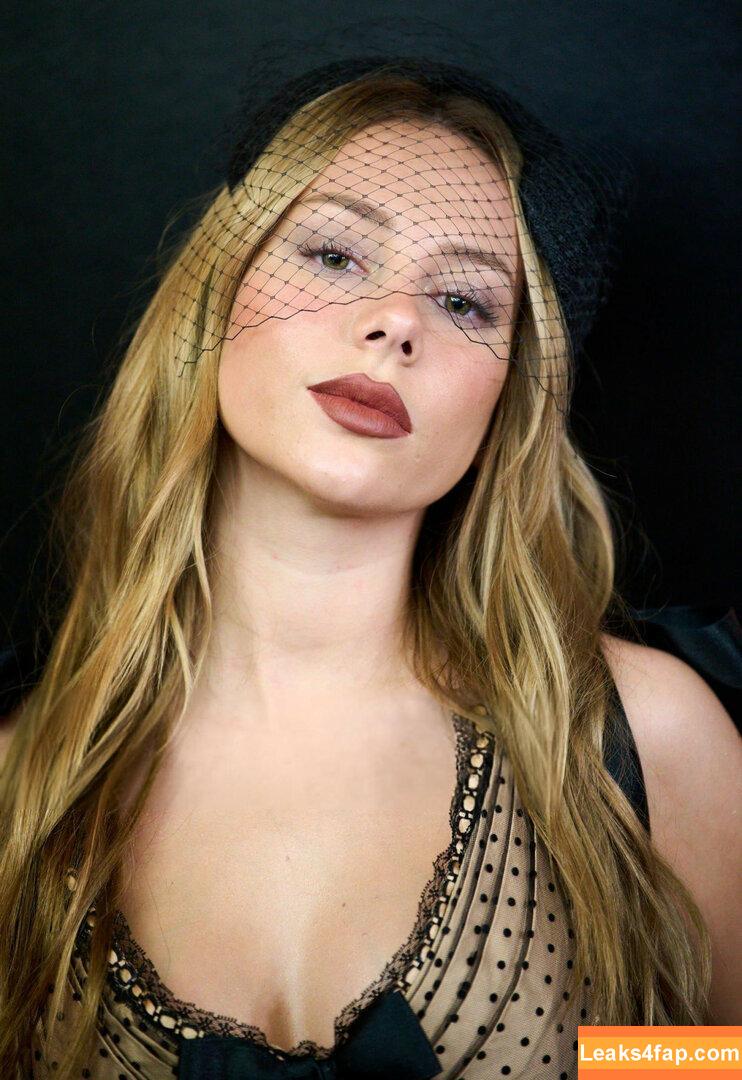 Ester Exposito / ester_exposito leaked photo photo #0333