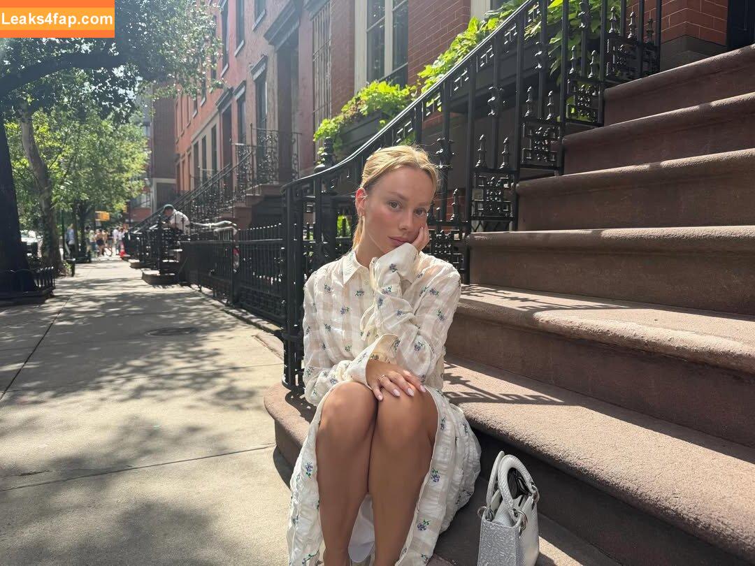 Ester Exposito / ester_exposito leaked photo photo #0478