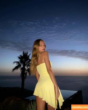 Ester Exposito photo #0075