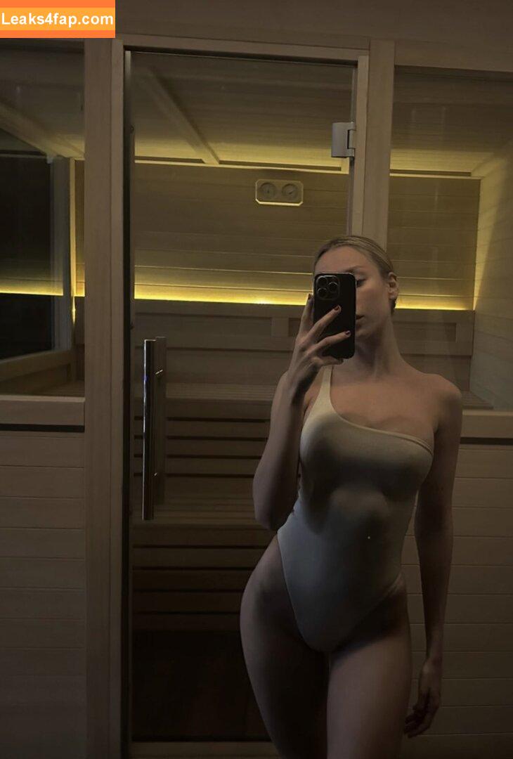 esterexposito /  leaked photo photo #0003