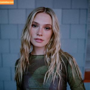 Esther Graf photo #0048