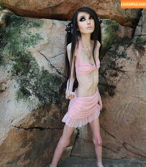 Eugenia Cooney photo #0021