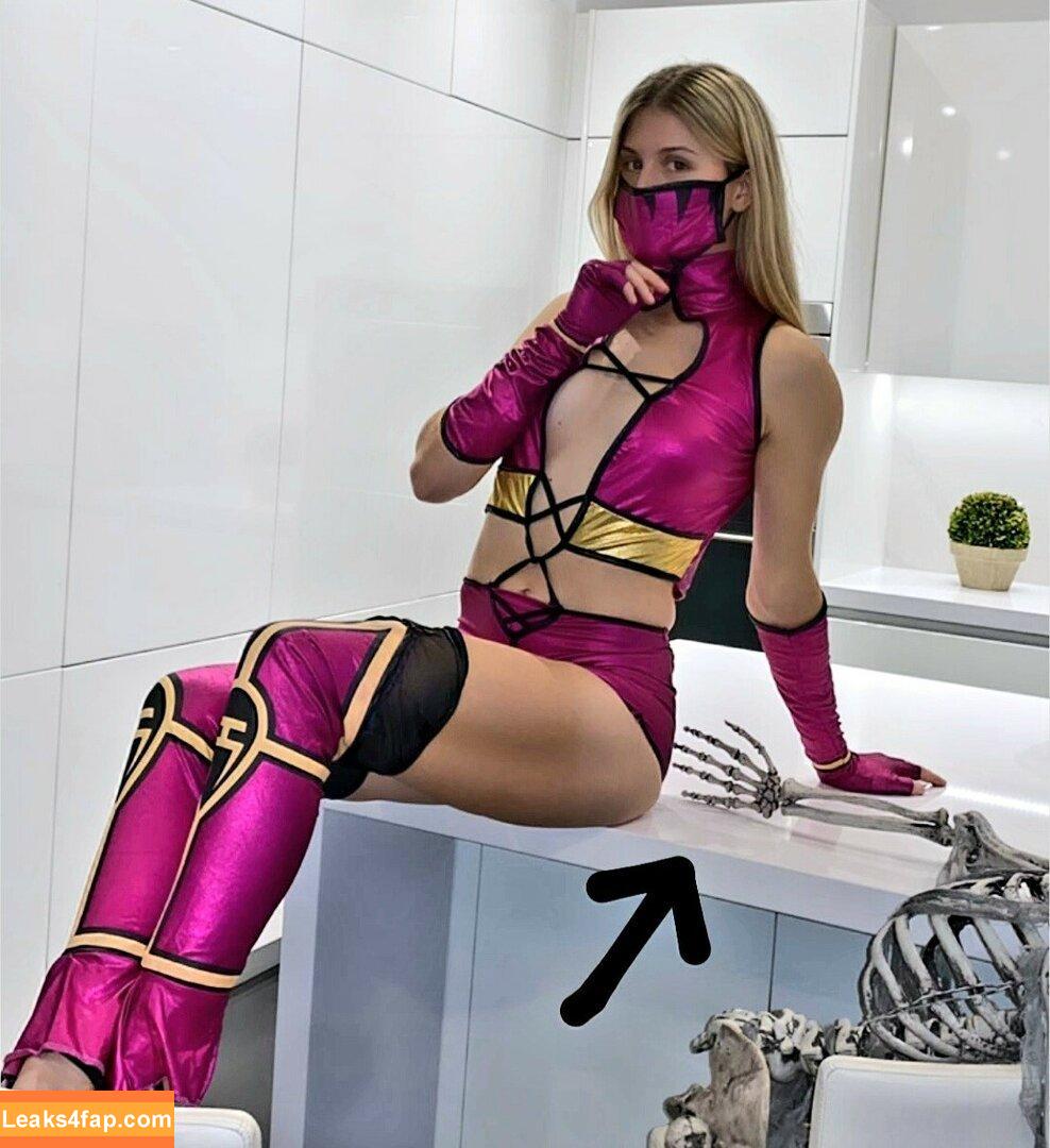 Eugenie Bouchard / Genie / geniebouchard leaked photo photo #0009