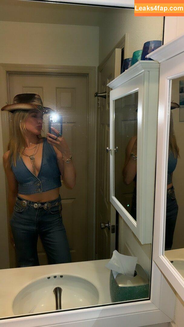Eugenie Bouchard / Genie / geniebouchard leaked photo photo #0191