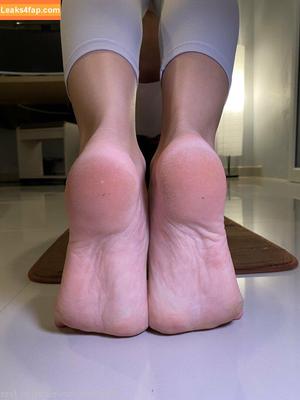 eurasian_feet photo #0045