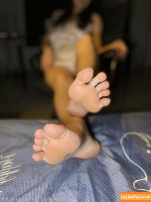eurasian_feet photo #0127