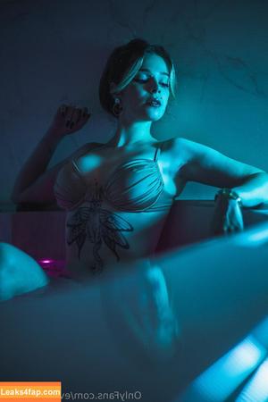 eva-delicieuse photo #0001