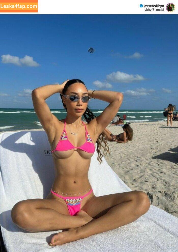 Eva Gutowski / MyLifeAsEva слитое фото фото #0002