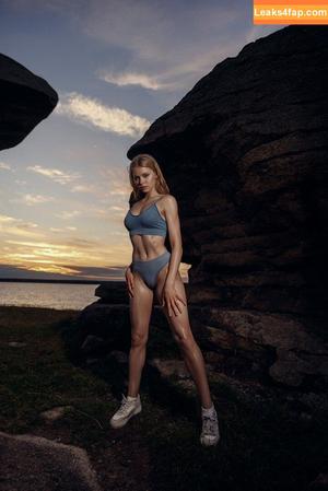 Eva Lee Model photo #0071