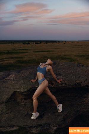 Eva Lee Model photo #0075