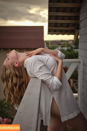 Eva Lee Model photo #0085