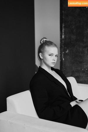 Eva Lee Model photo #0088