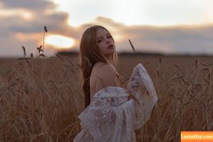 Eva Lee Model photo #0096