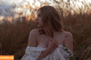 Eva Lee Model photo #0100