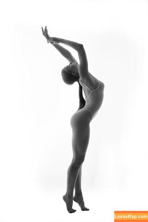 Eva Lee Model photo #0121