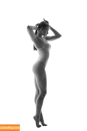 Eva Lee Model photo #0122