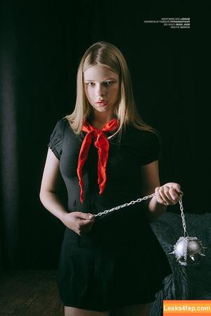 Eva Lee Model photo #0140