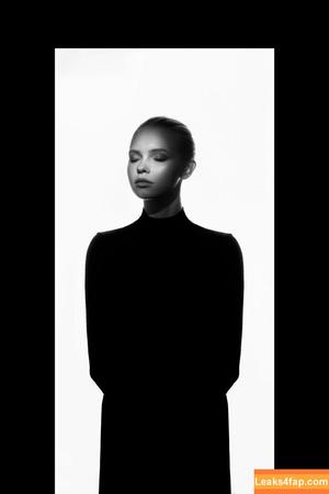 Eva Lee Model photo #0151