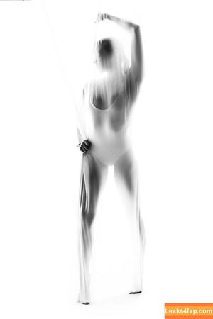 Eva Lee Model photo #0163