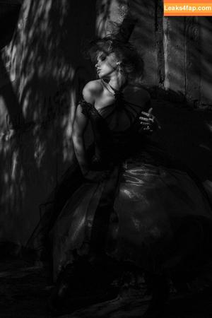 Eva Lee Model photo #0171