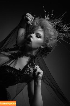 Eva Lee Model photo #0176