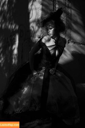 Eva Lee Model photo #0182