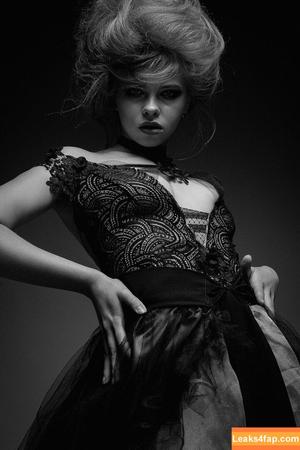 Eva Lee Model photo #0183