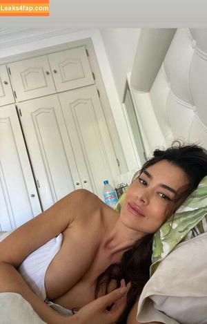 Eva Padlock photo #0987