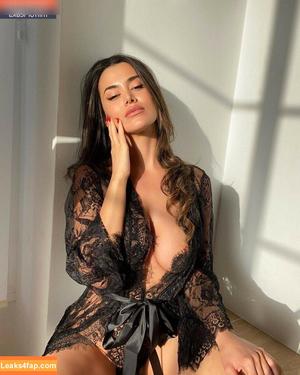 Eva Padlock photo #1065