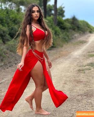 Eva Savagiou photo #0498