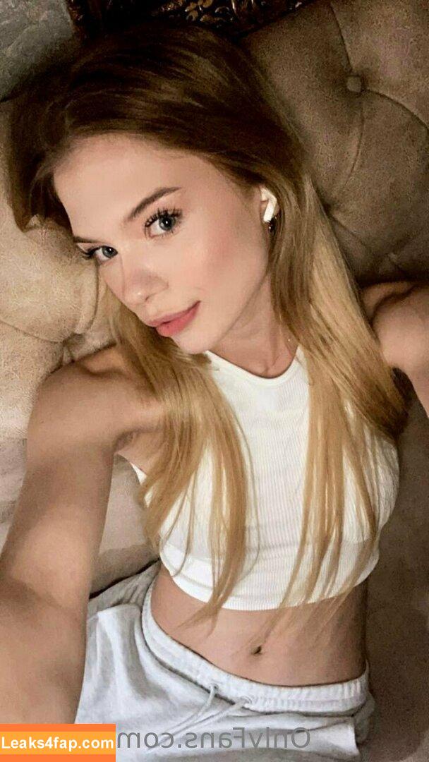eva_xx / miss_eva_xx leaked photo photo #0085
