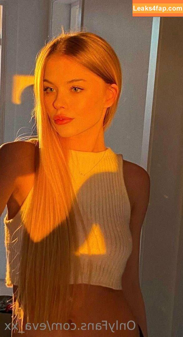 eva_xx / miss_eva_xx leaked photo photo #0119