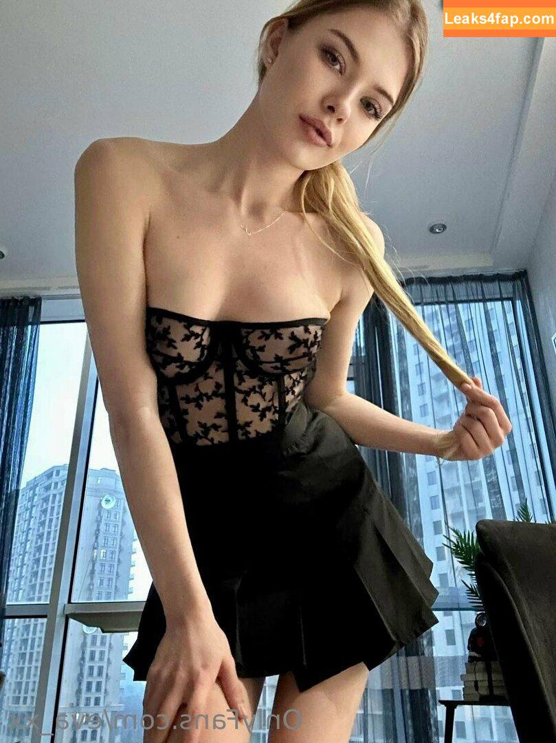 eva_xx / miss_eva_xx leaked photo photo #0155