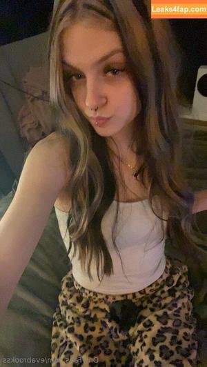 evabrookss photo #0007